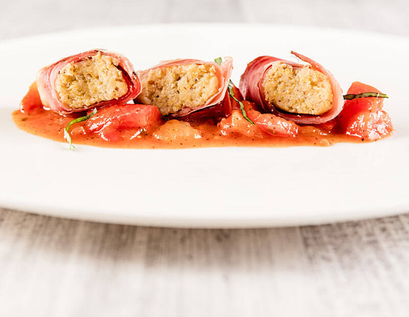 Bouchées de speck à la polenta avec peperonata