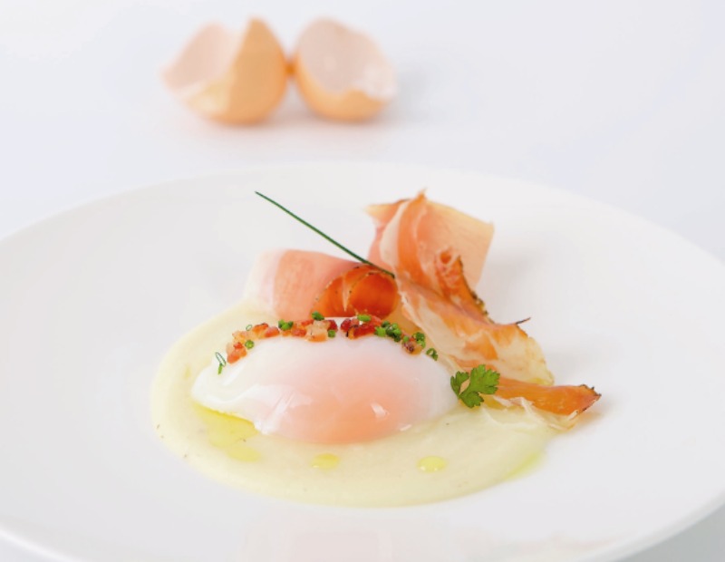 Uovo in camicia con Speck Alto Adige IGP