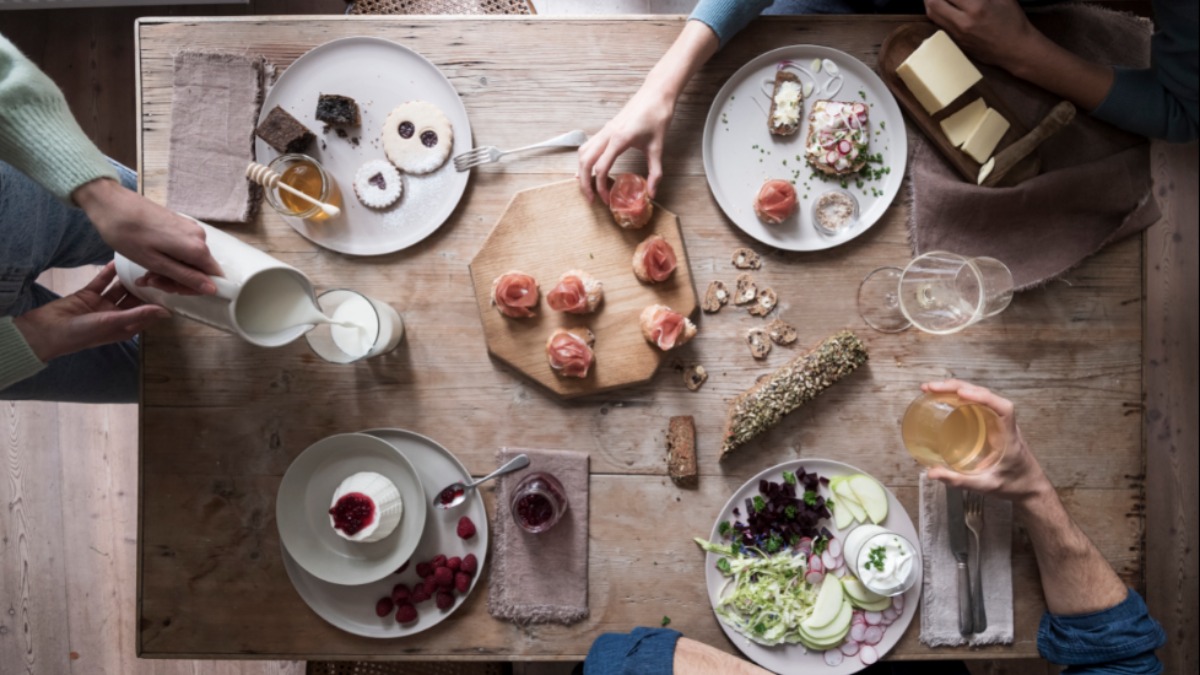Südtiroler Speck g.g.A. und Milchprodukte mit Qualitätszeichen Südtirol. Damit verbinden Feinschmecker im Land und darüber hinaus unverwechselbaren Genuss.