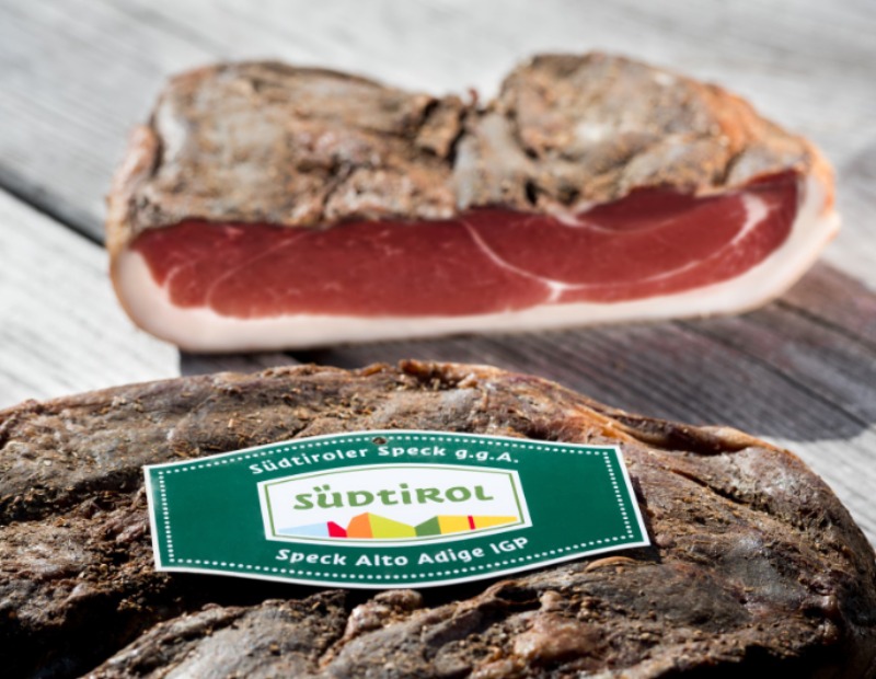 Speck g.g.A. aus Südtirol in ganzer Form
