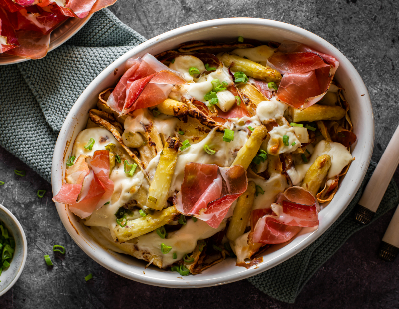 Gefüllte Crêpes mit Spargel und Südtiroler Speck