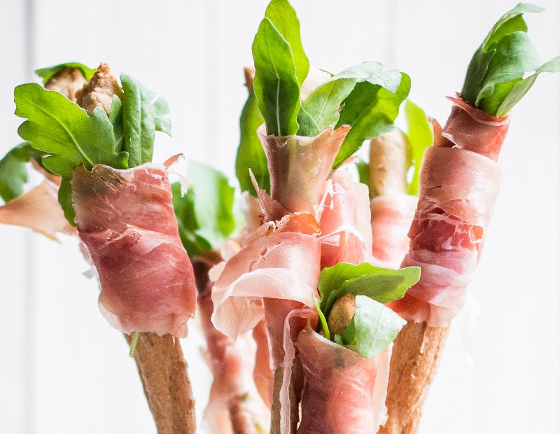 Gressins tressés à la farine d'épeautre et de noix et Speck Alto Adige