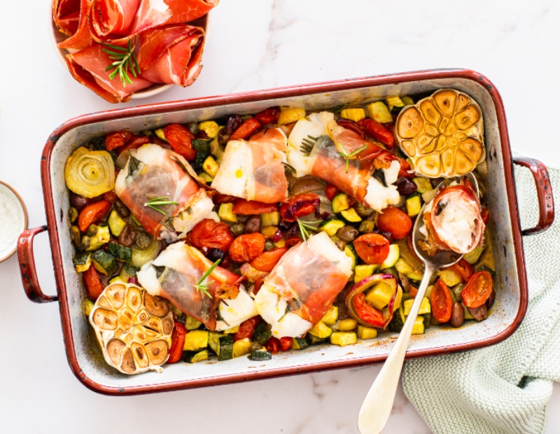 Kabeljau im Südtiroler Speck-Mantel mit Ofengemüse