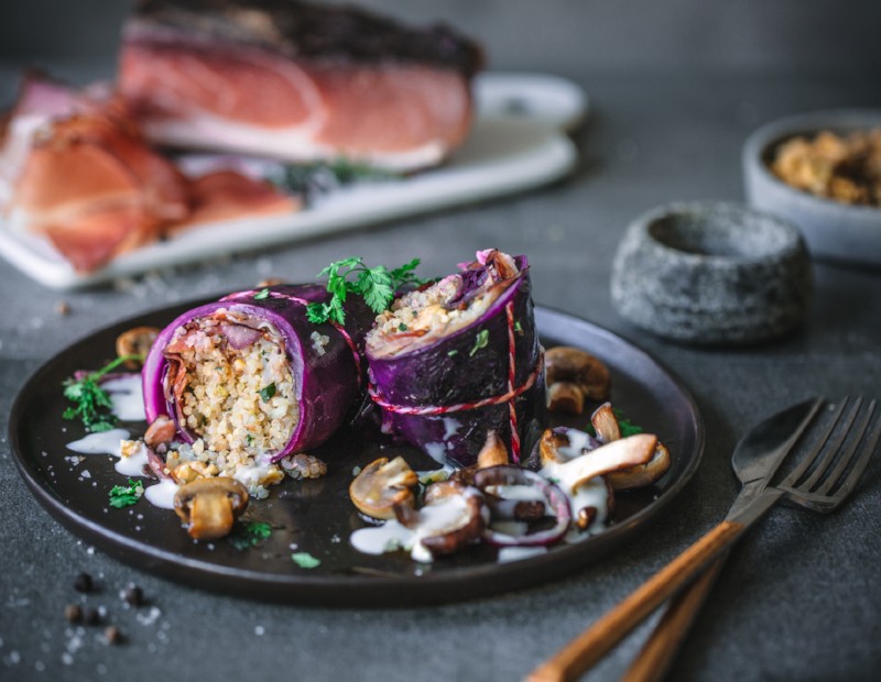 Roulades de Speck Alto Adige au chou rouge et quinoa