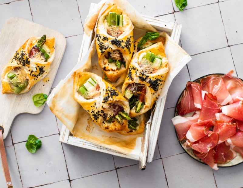 Sfogliatine con asparagi e Speck Alto Adige IGP